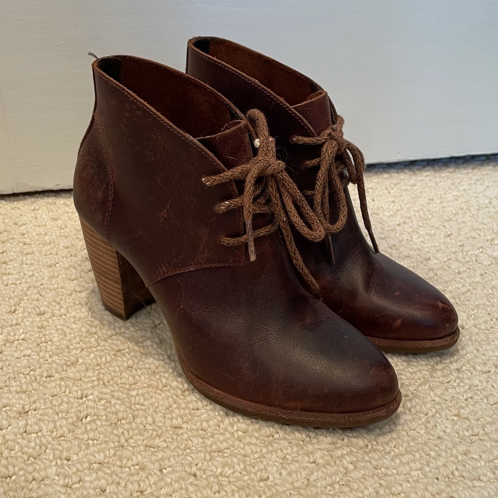 UGG Leather ankle booties